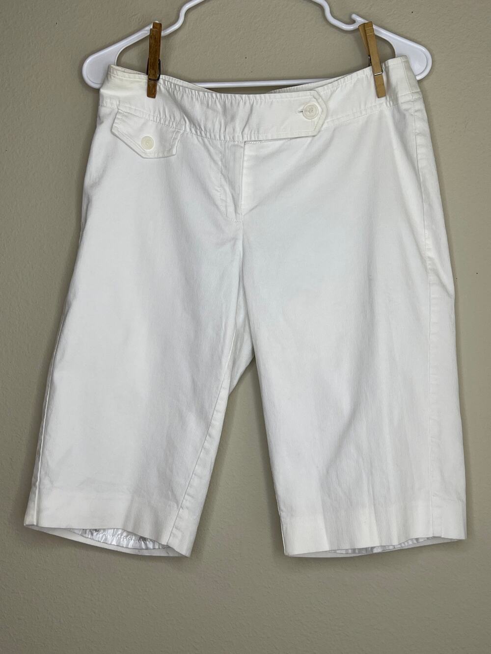 White House Black Market White Lined Bermuda Shorts Size 6 Preppy Resort Golf